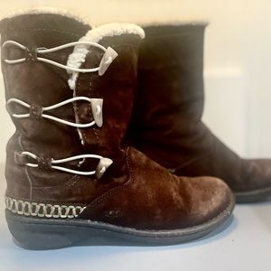 UGG Australia Kona 5183 Suede Sheepskin Lined Winter Boots Women